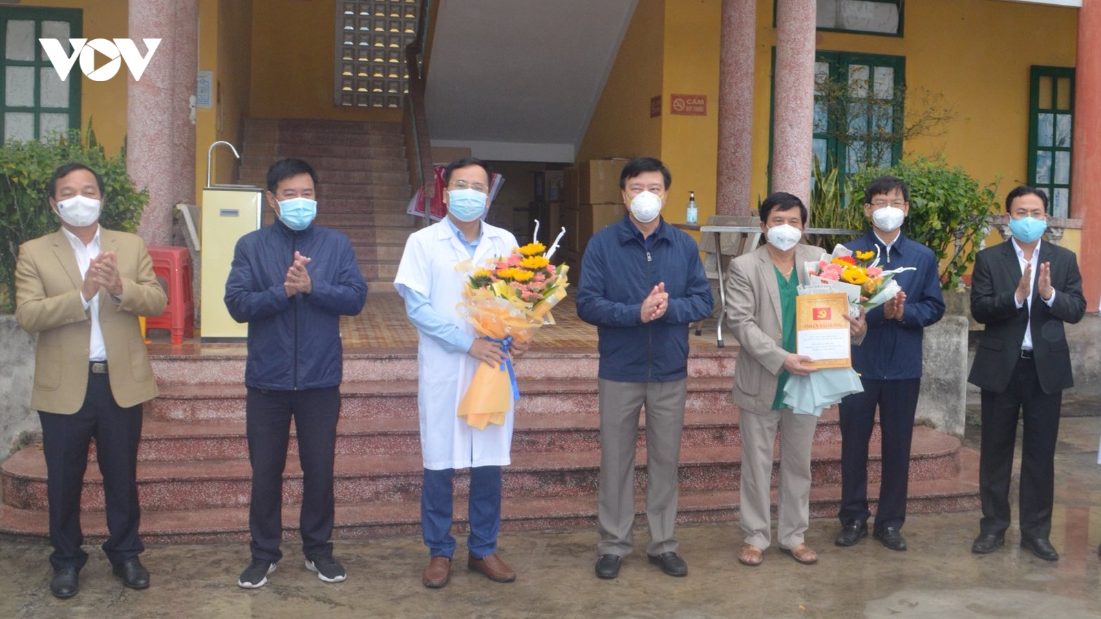 Tri ân các y, bác sỹ, nhân viên y tế đang căng mình chống dịch tại Hải Dương