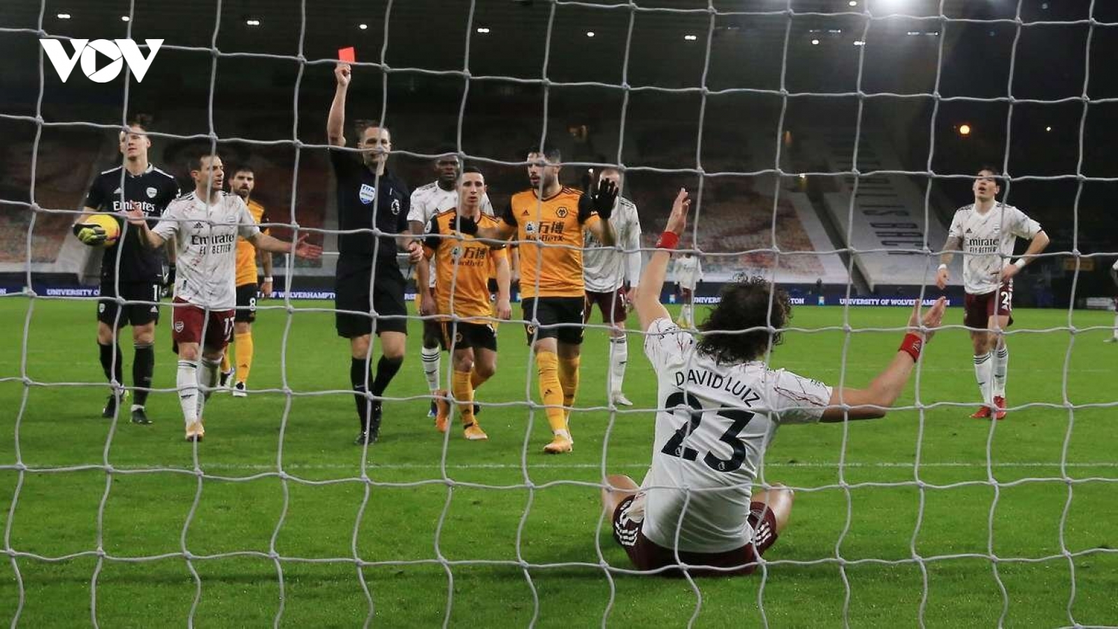 Arsenal khiếu nại thất bại, FA giữ nguyên thẻ đỏ của David Luiz