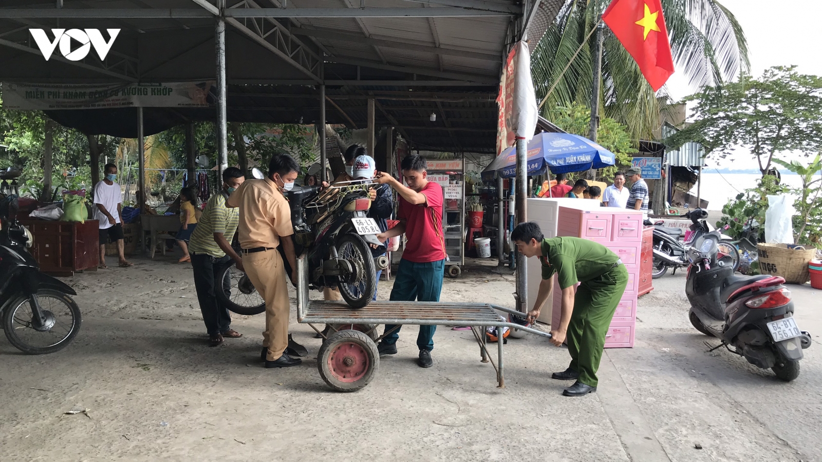 Sạt lở bờ sông Hậu, 6 căn nhà trôi sông ngày mồng 3 Tết
