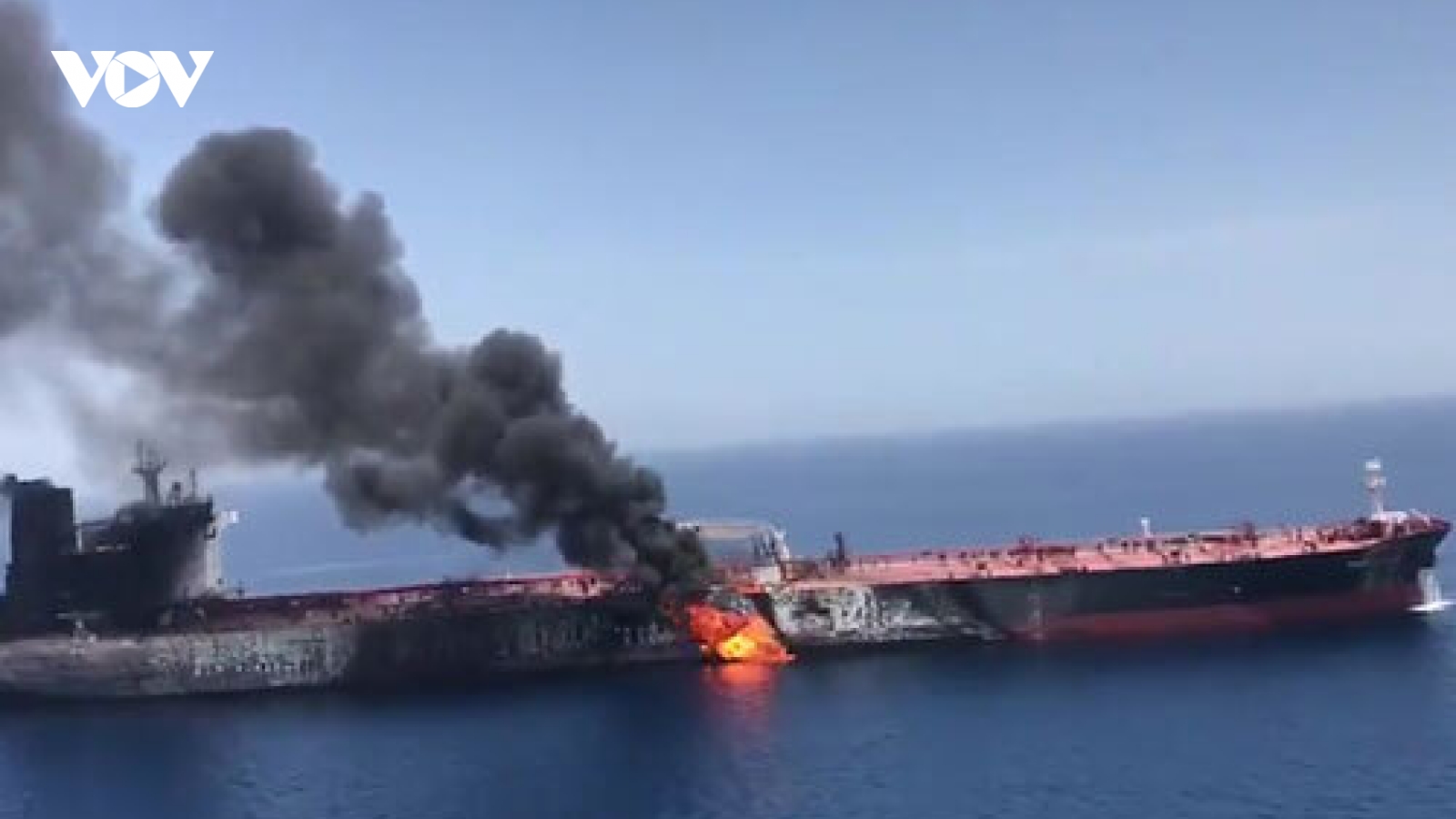 Bộ trưởng Quốc phòng Israel: Iran phải chịu trách nhiệm vụ nổ trên tàu ở vịnh Oman