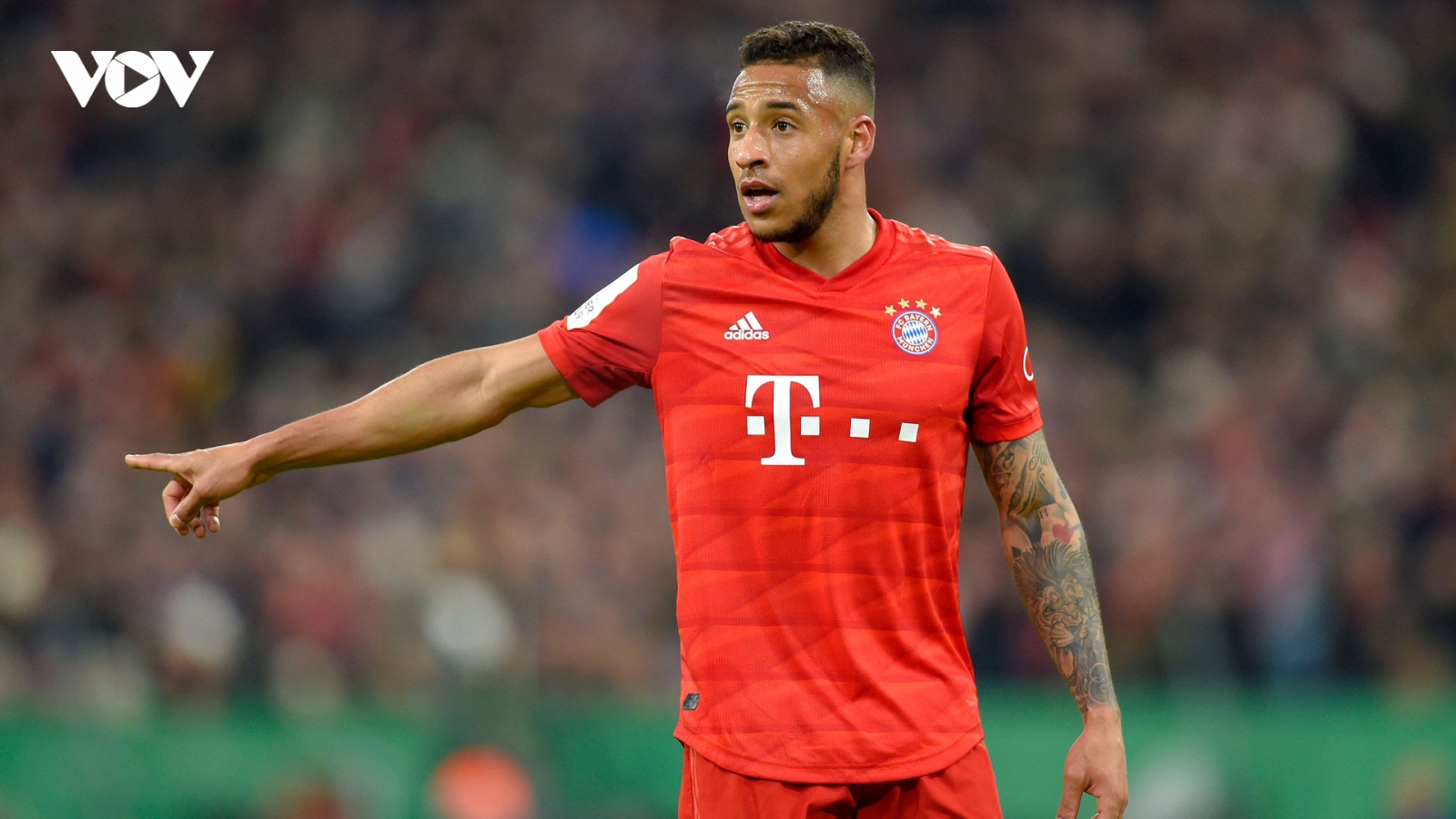Sao Bayern Munich bị kỷ luật vì chống lệnh giãn cách để đi xăm hình