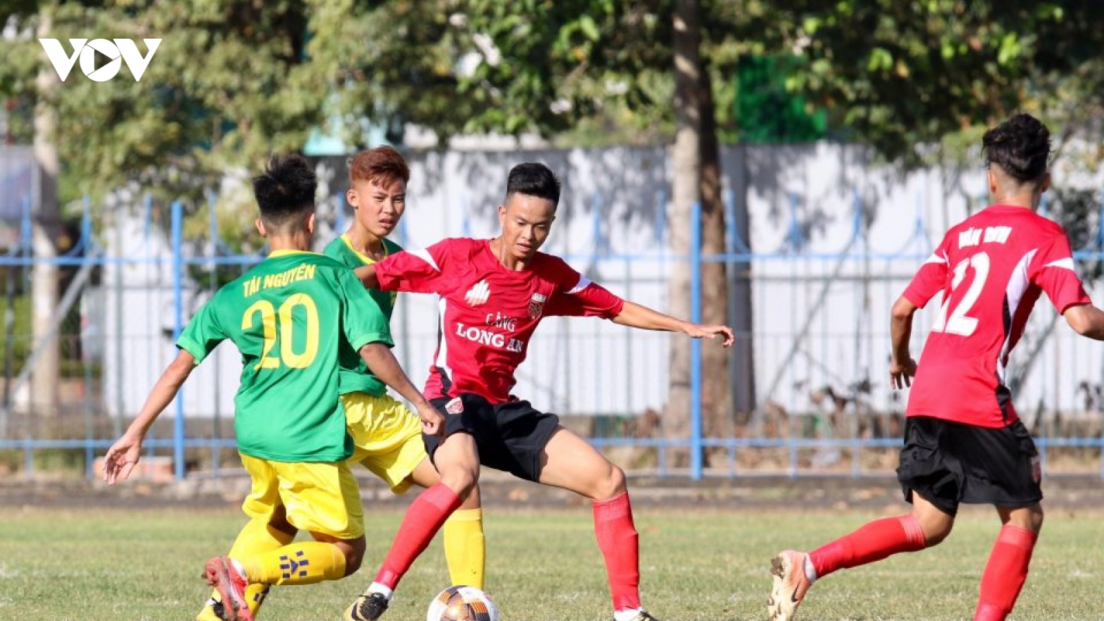 Giải U19 Quốc gia bị hoãn, bóng đá Việt Nam thêm một lần "đóng băng" vì Covid-19