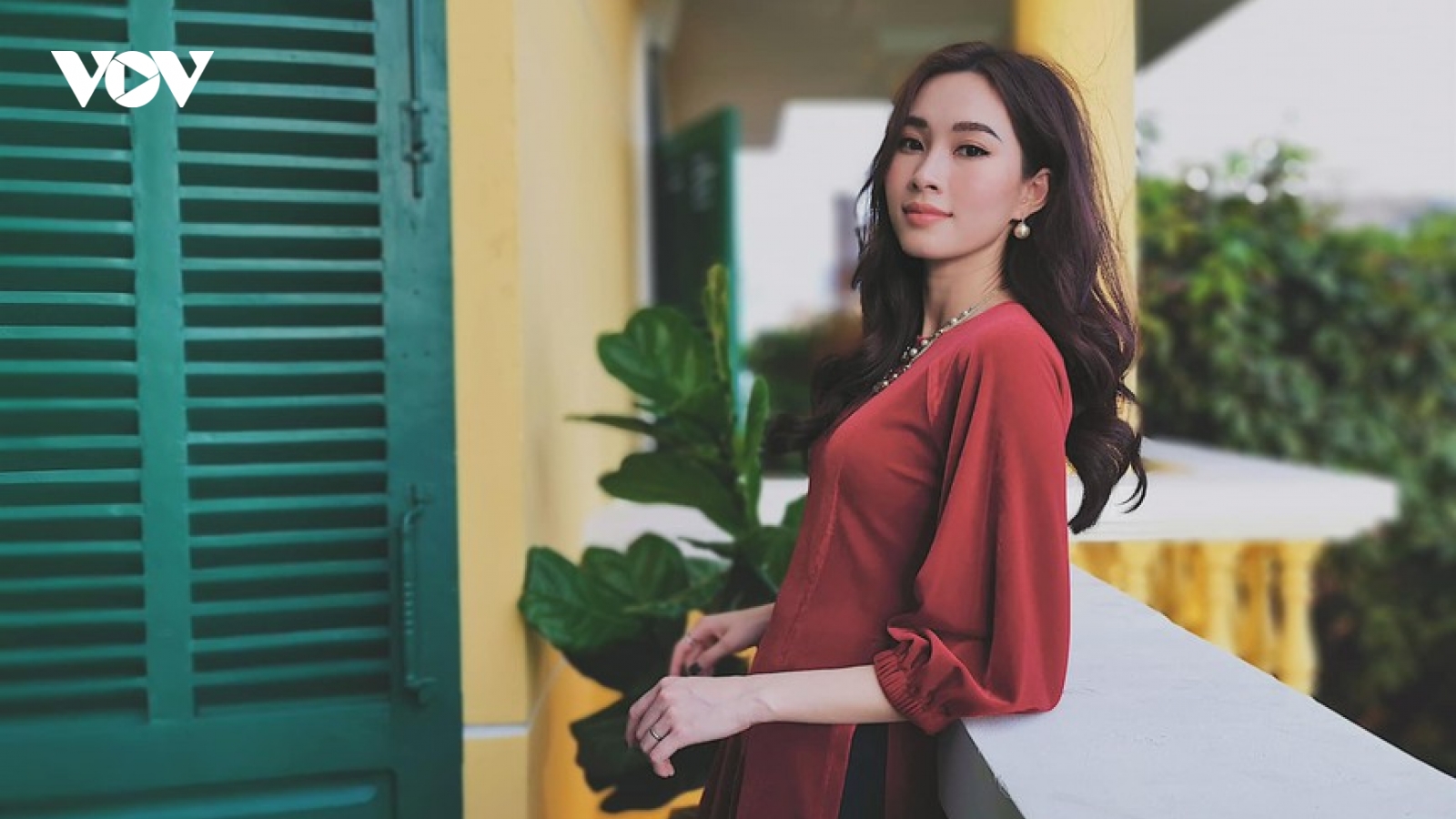 Nhan sắc xinh đẹp "vạn người mê" của Hoa hậu Đặng Thu Thảo ở tuổi 30