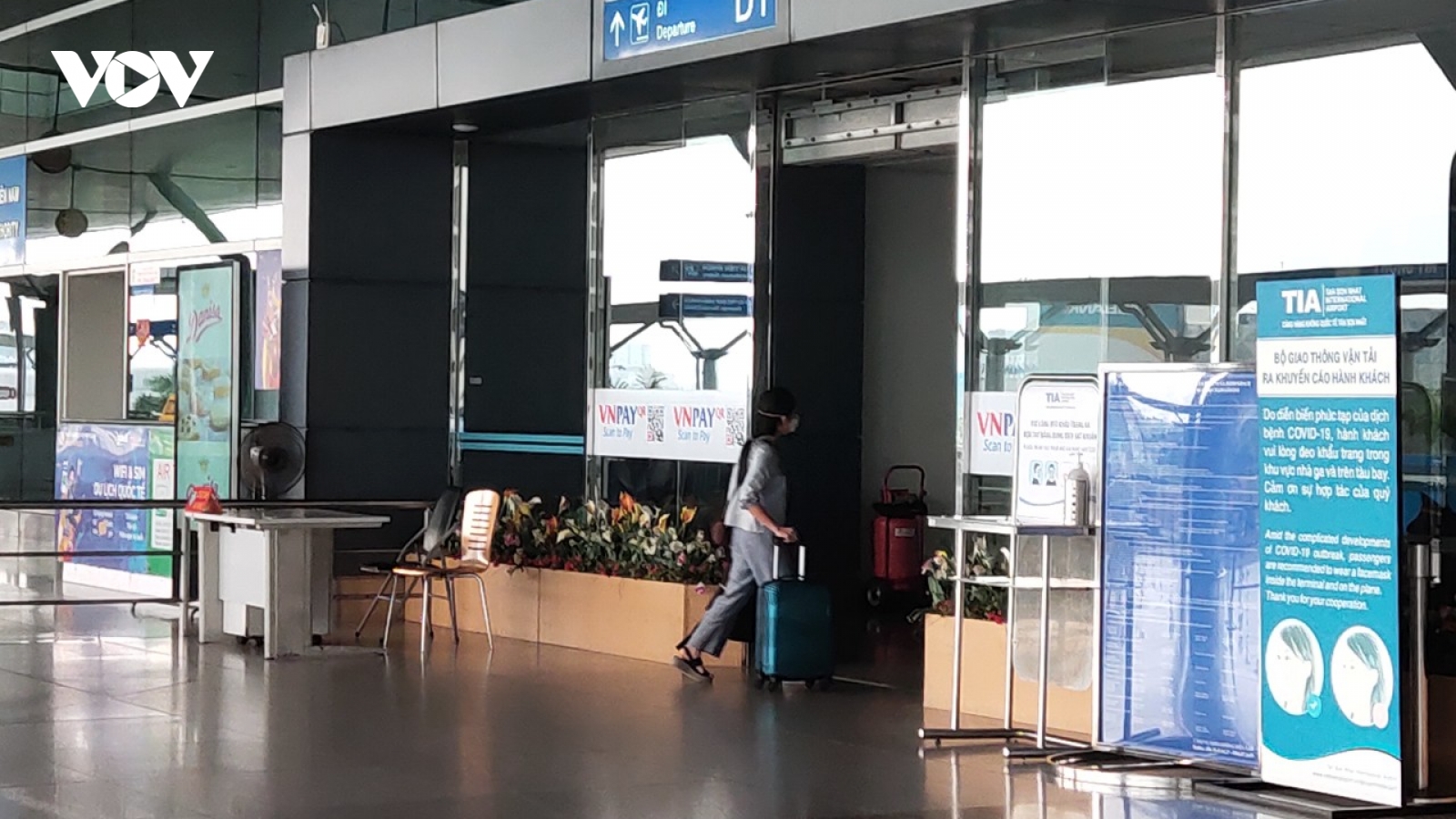 Ga quốc tế sân bay Tân Sơn Nhất vắng hoe khác thường so với mọi Tết trước