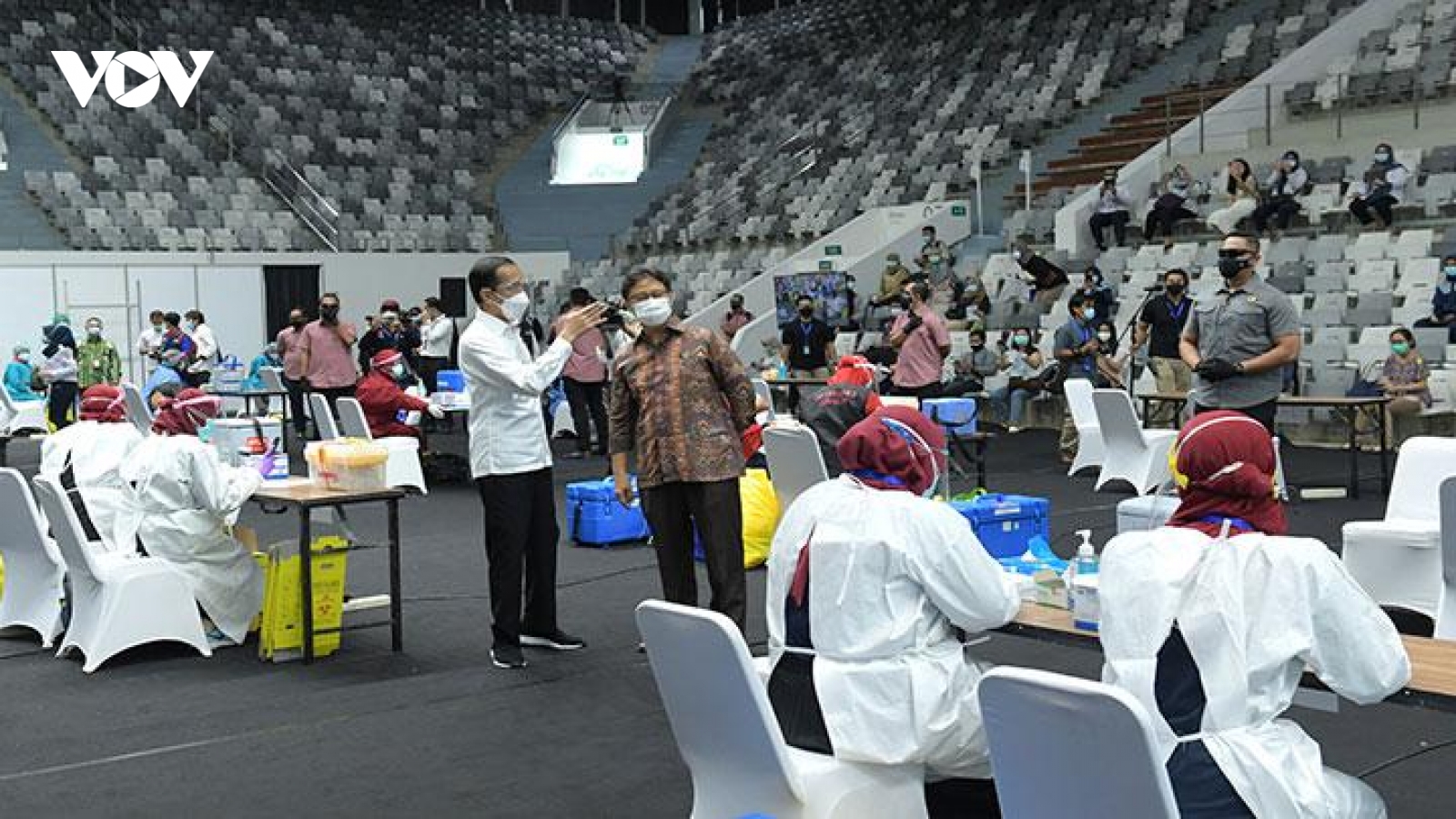 Indonesia trừng phạt người từ chối tiêm chủng vaccine Covid-19