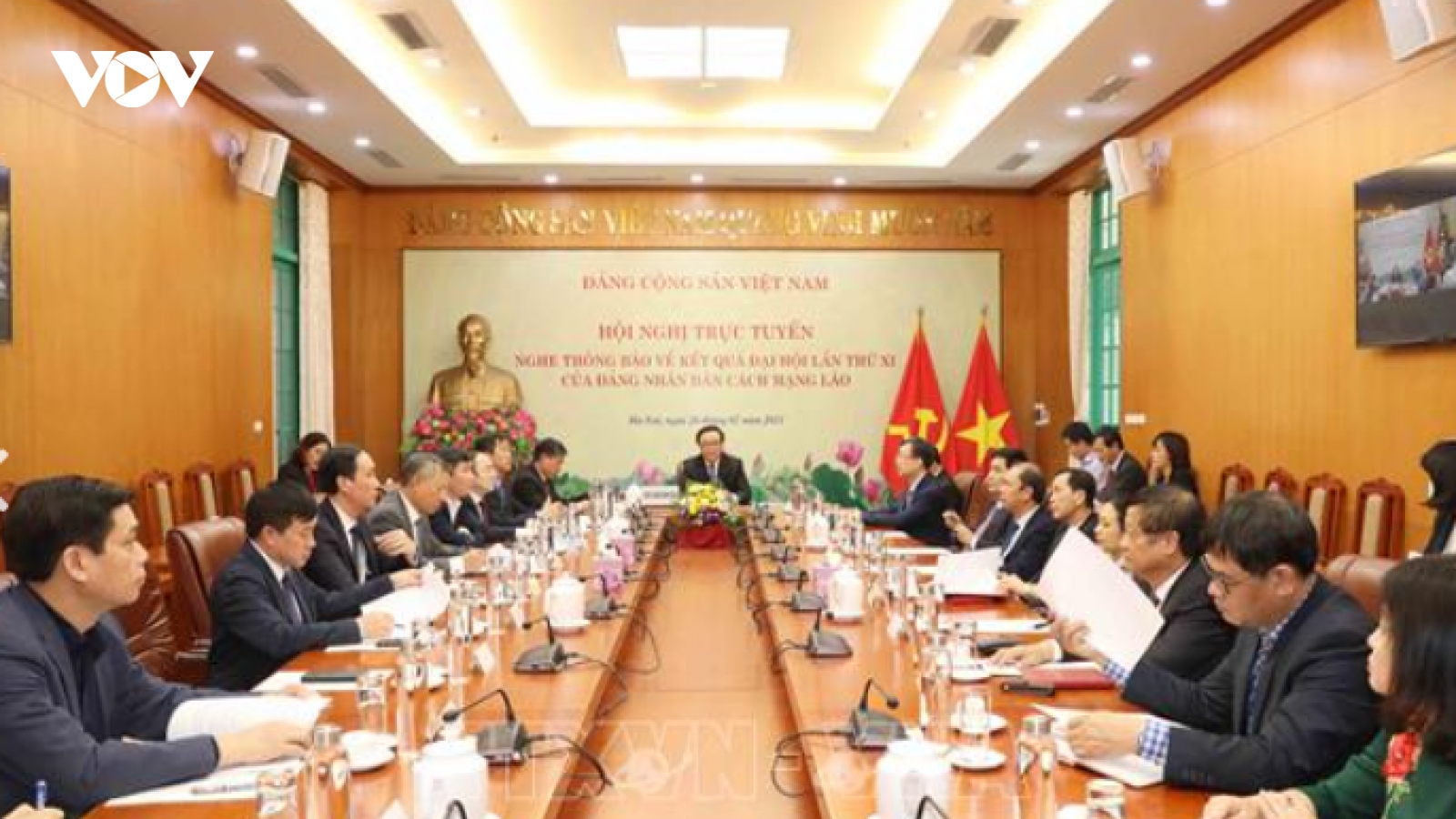 Lãnh đạo Lào thông báo cho phía Việt Nam về kết quả Đại hội Đảng lần thứ XI