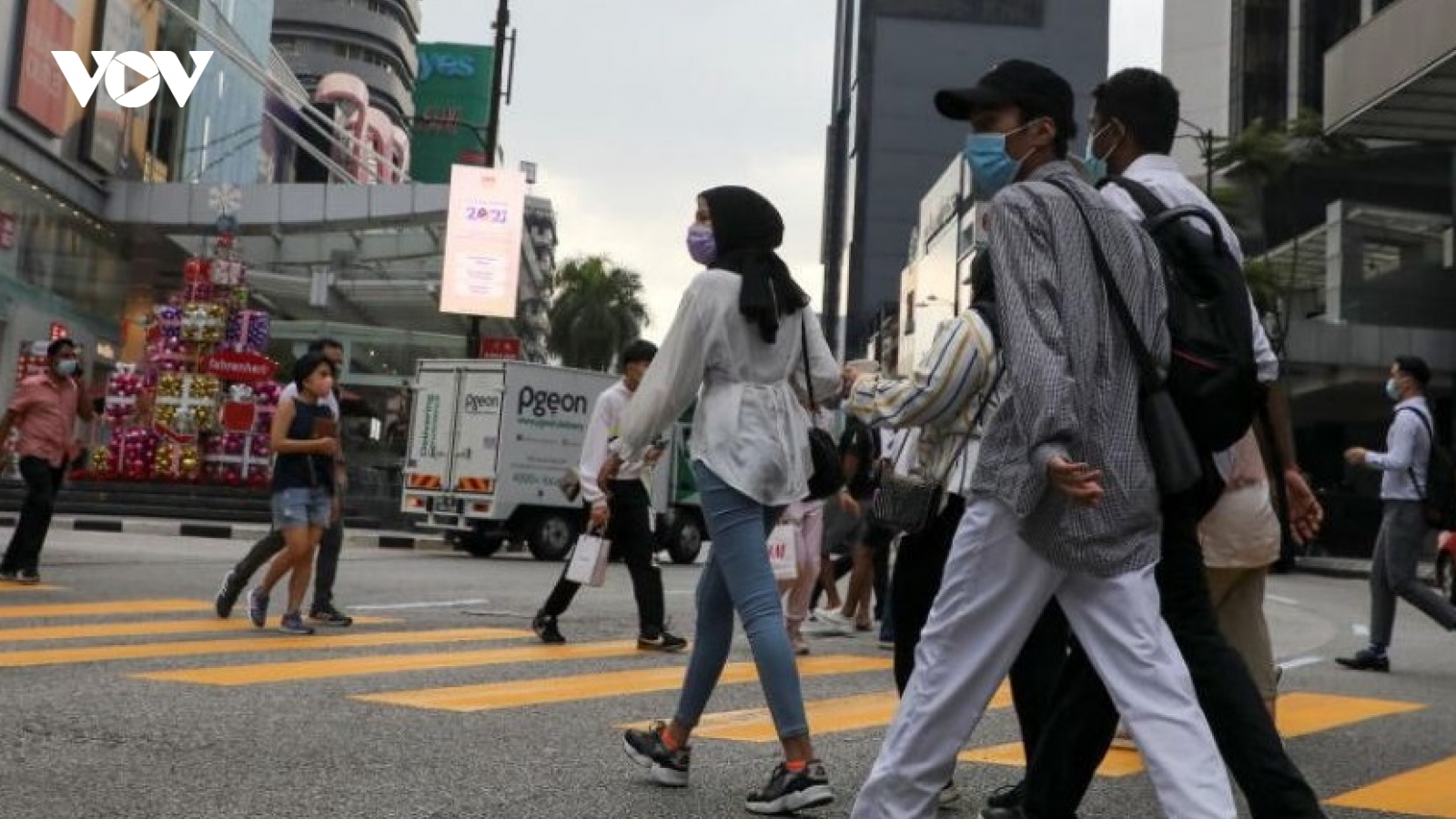 Malaysia nới lỏng giãn cách xã hội phòng Covid-19 nhân dịp Tết
