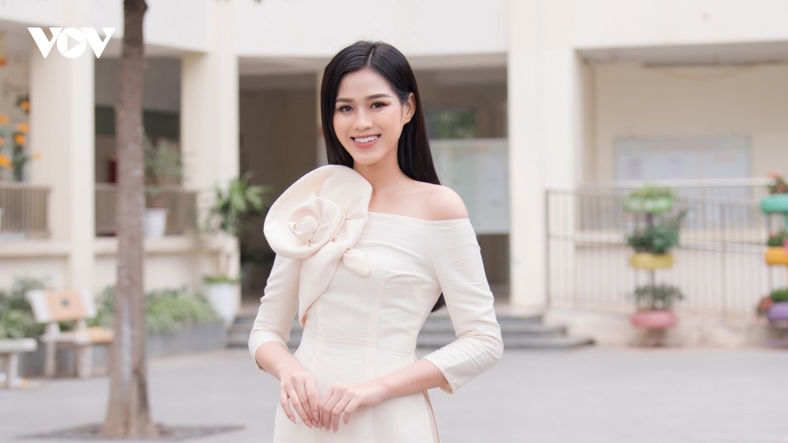 Hoa hậu Đỗ Thị Hà, Ngọc Hân, Á hậu Phương Nga...gửi lời chúc Tết độc giả