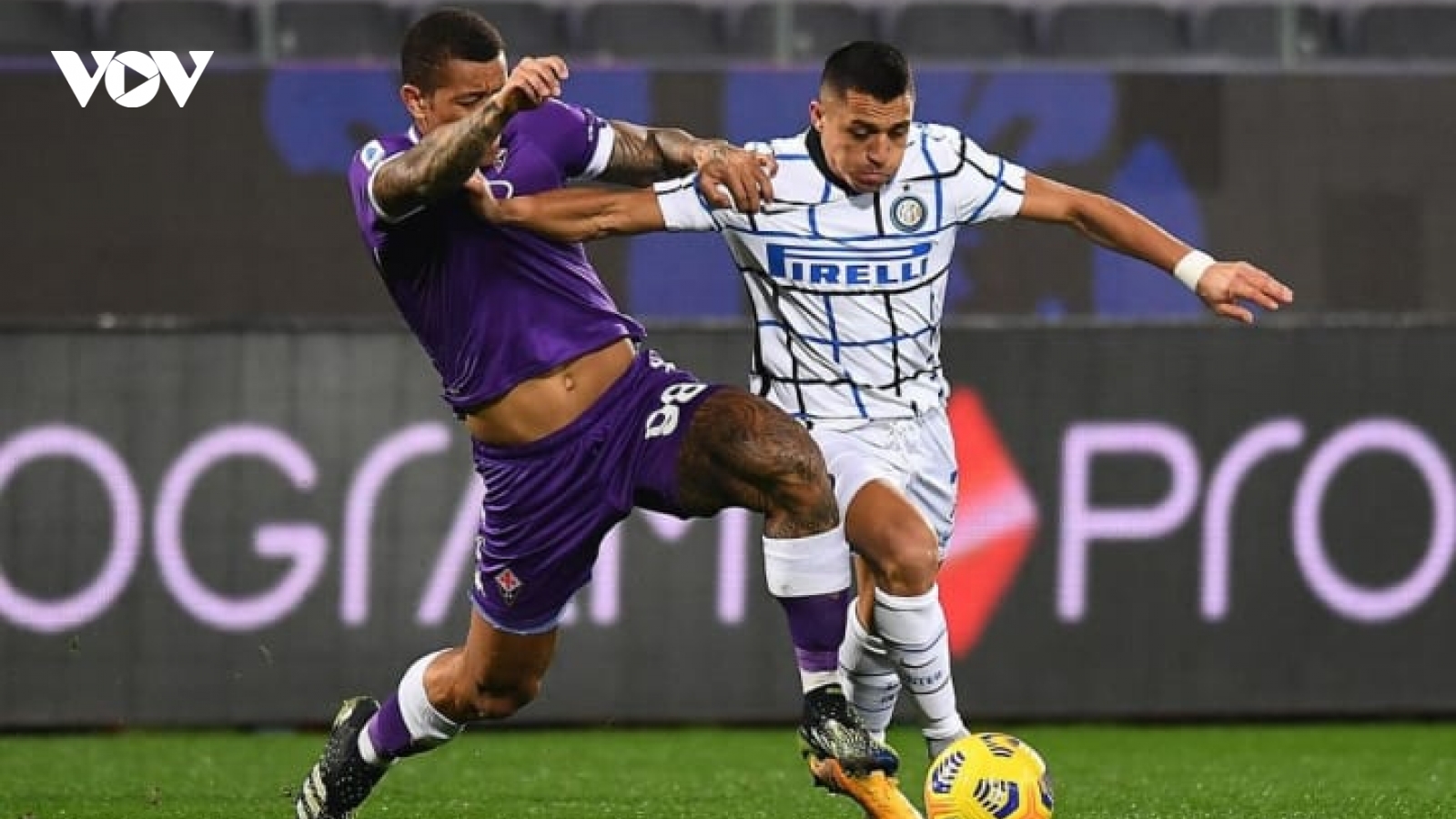 Người cũ MU tỏa sáng, Inter tạm chiếm ngôi đầu Serie A