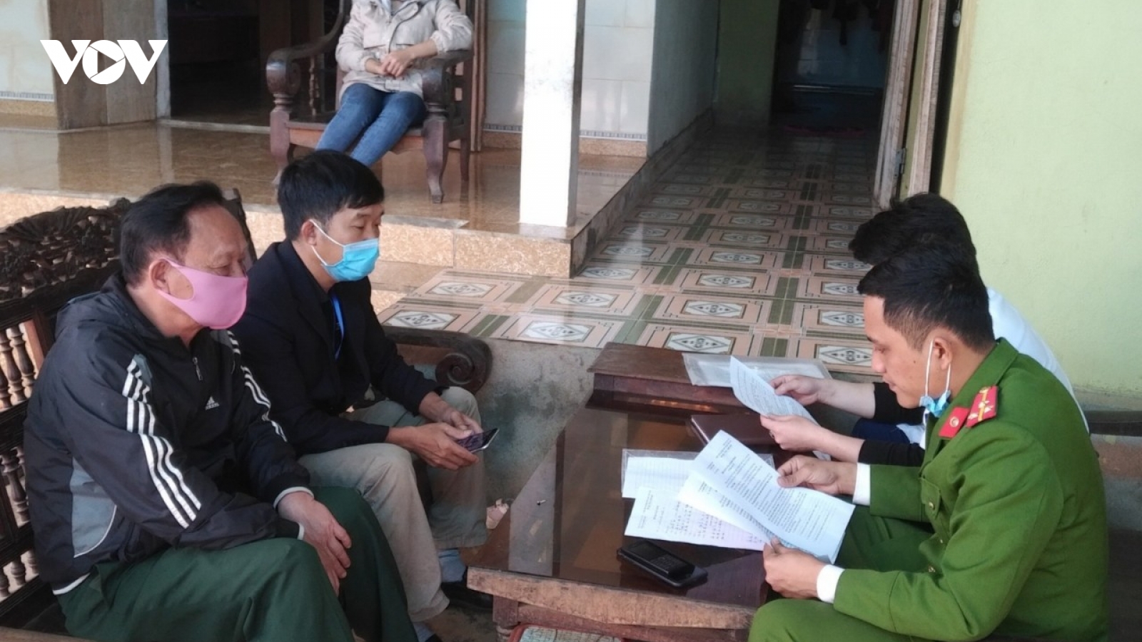 Một phụ nữ khai báo y tế gian dối bị phạt 15 triệu đồng