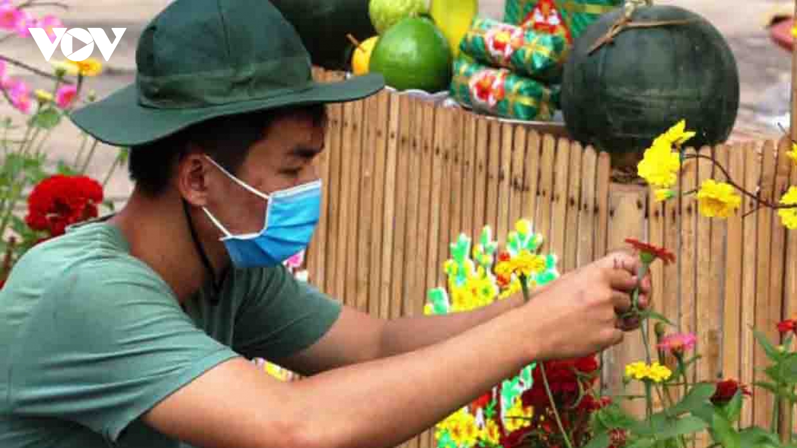 Local people welcome Tet in isolation areas throughout Binh Duong province