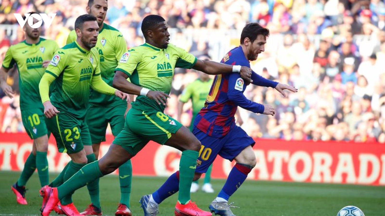 Ngày này năm xưa: Messi san bằng kỷ lục của Ronaldo