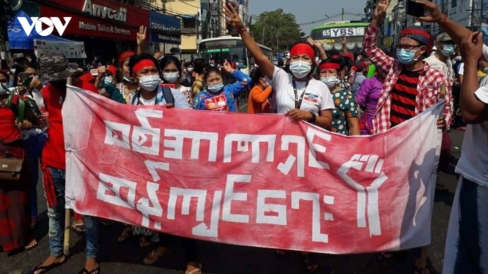 Biểu tình dữ dội phản đối chính quyền quân sự ở thành phố lớn nhất Myanmar