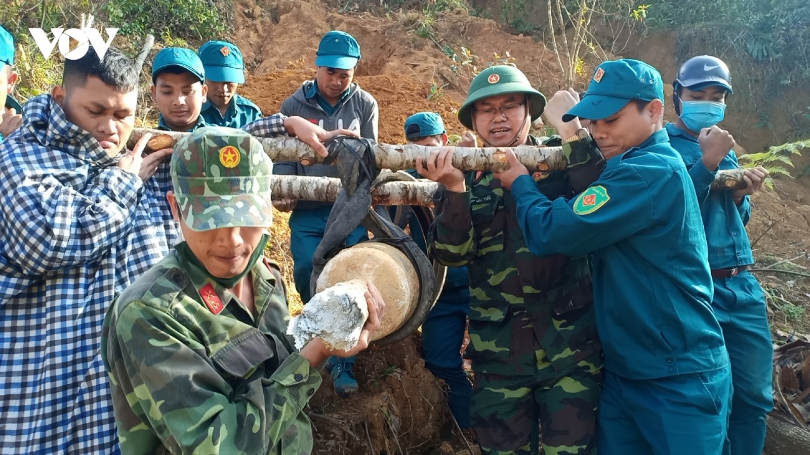 Quảng Nam hủy nổ thành công quả bom nặng 200 kg