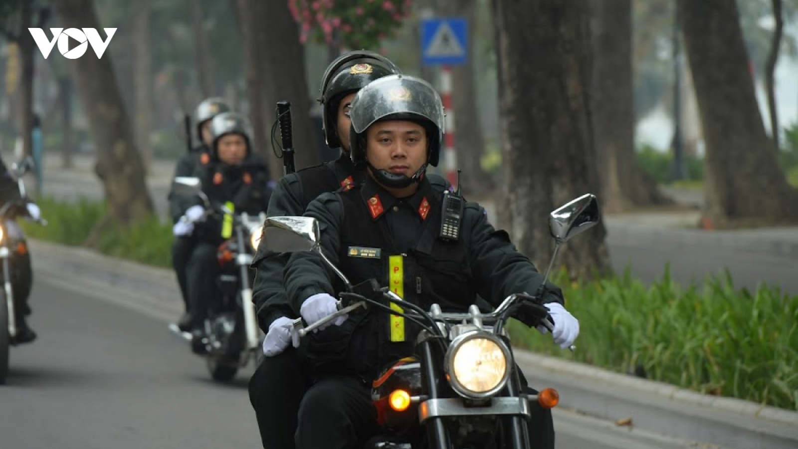 Công an Hà Nội tăng cường đảm bảo ANTT để người dân yên tâm đón Tết