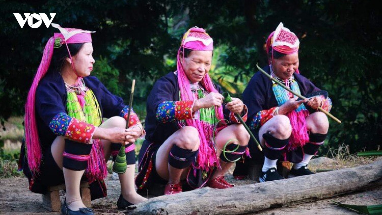 Kèn lá cùng đồng bào Dao Thanh Y đón xuân về