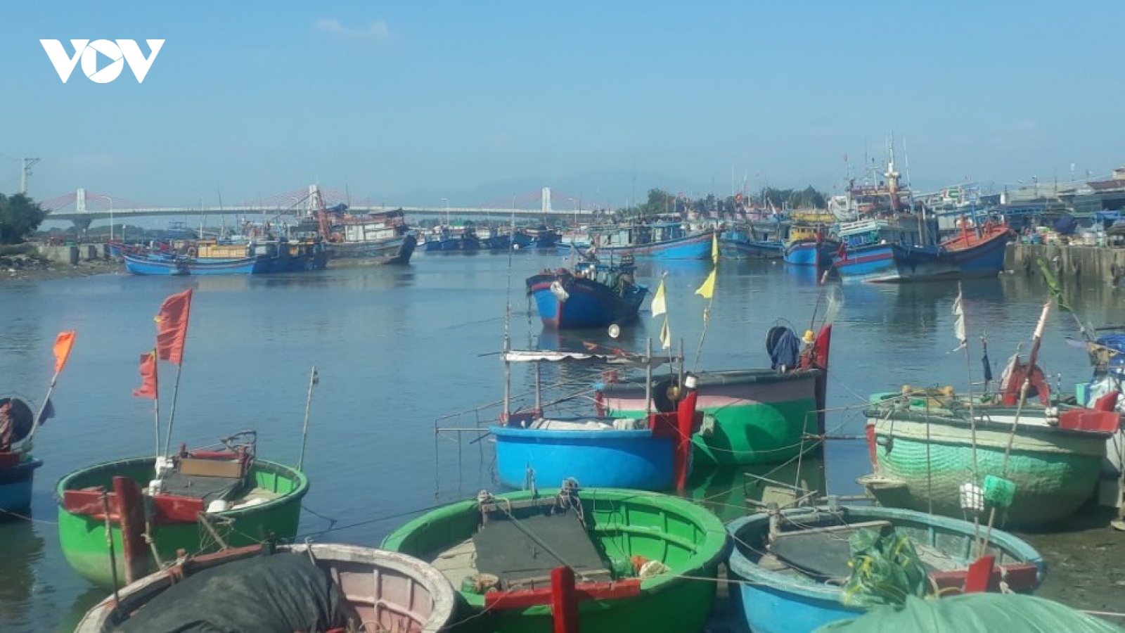 Chìm tàu trên vùng biển Bình Thuận, 3 ngư dân tử vong, 2 người mất tích