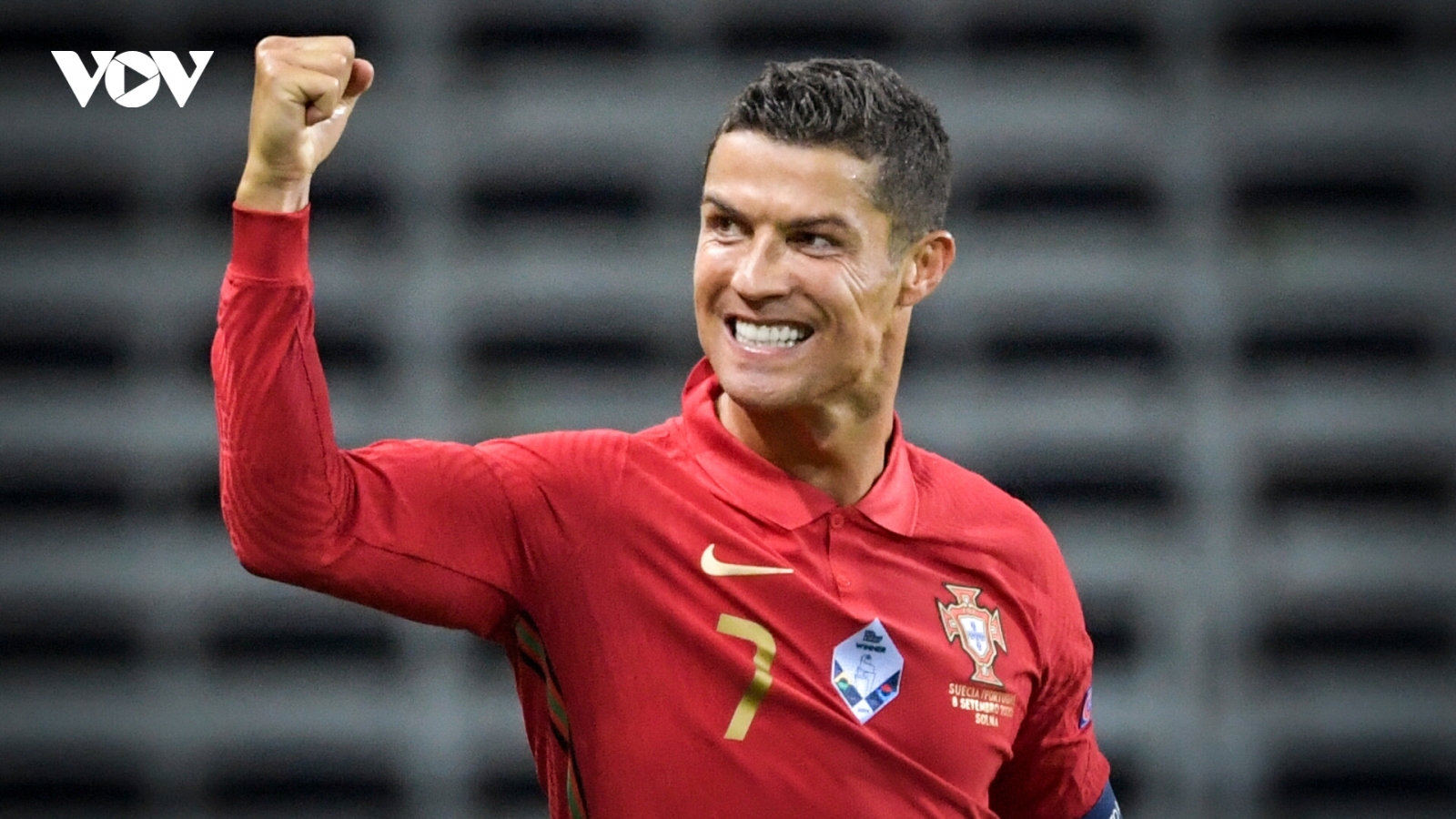 Cristiano Ronaldo nhận "món quà sinh nhật" ý nghĩa từ IFFHS