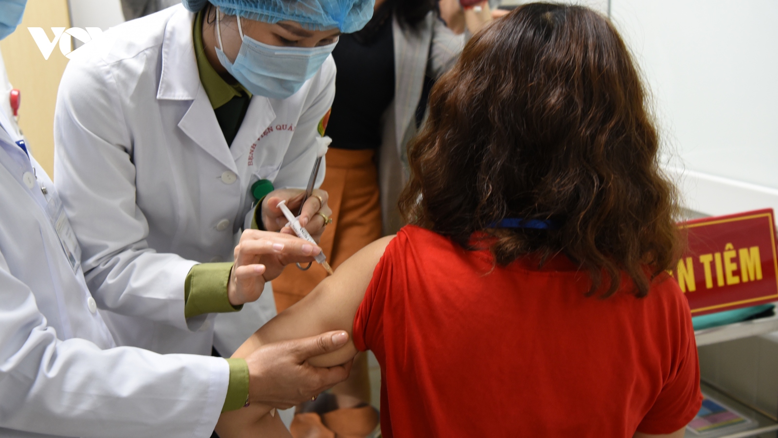 Sức khỏe của 560 tình nguyện viên thử vaccine Nano Covax ổn định