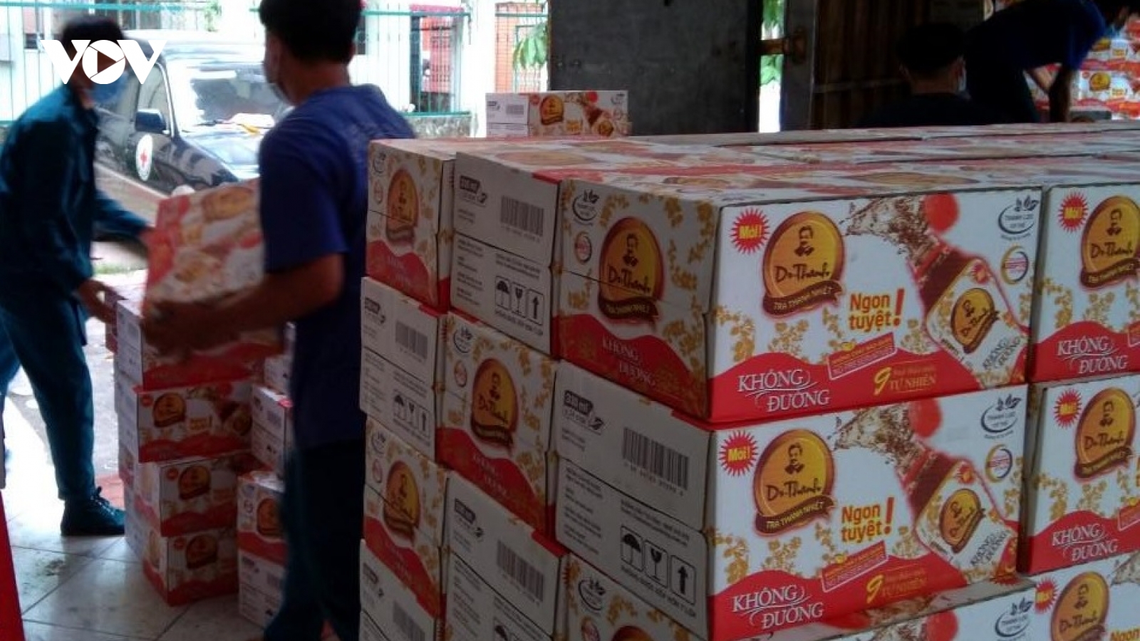 Tân Hiệp Phát trao tặng 36.000 sản phẩm đến các khu vực cách ly tỉnh Bình Dương