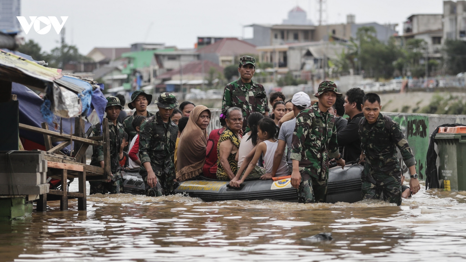 Lũ lụt nặng nề ở vùng thủ đô, hơn 1.000 người dân Indonesia phải sơ tán