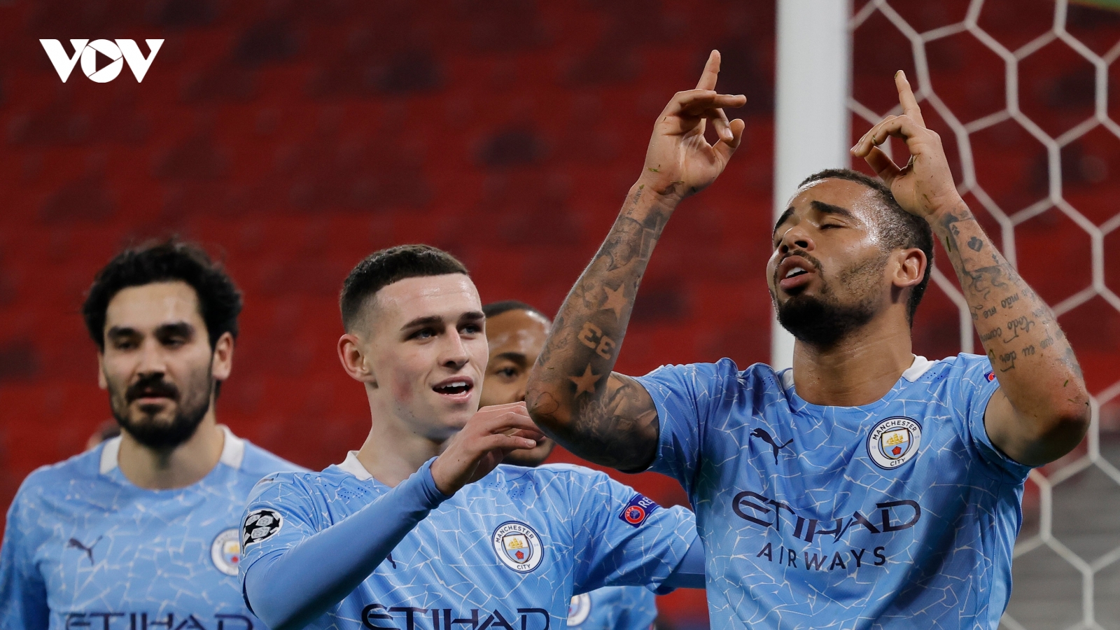 Thắng dễ Gladbach, Man City đặt một chân vào tứ kết Champions League