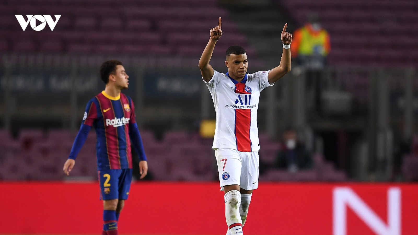 Mbappe lập hat-trick, PSG “đè bẹp” Barca tại Nou Camp