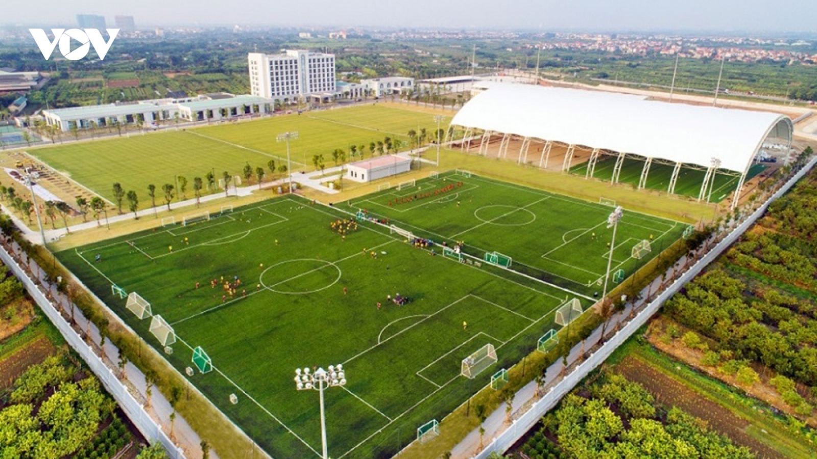 Vingroup chuyển giao PVF cho Tập đoàn giáo dục Văn Lang