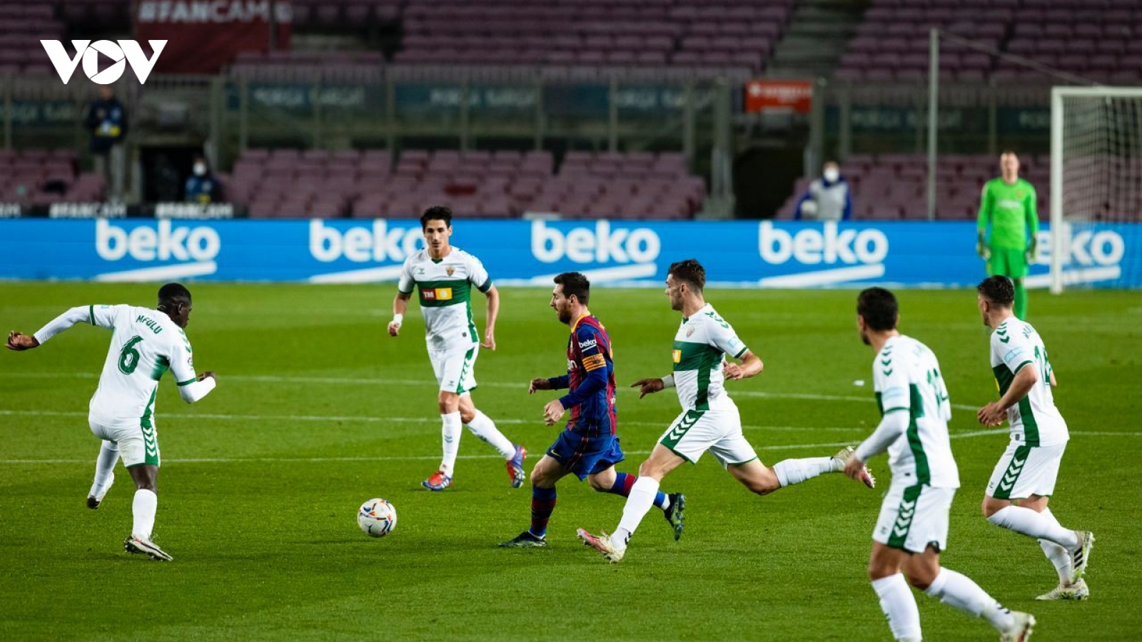 Messi thăng hoa, Barca thắng "giải khát" trước Elche 