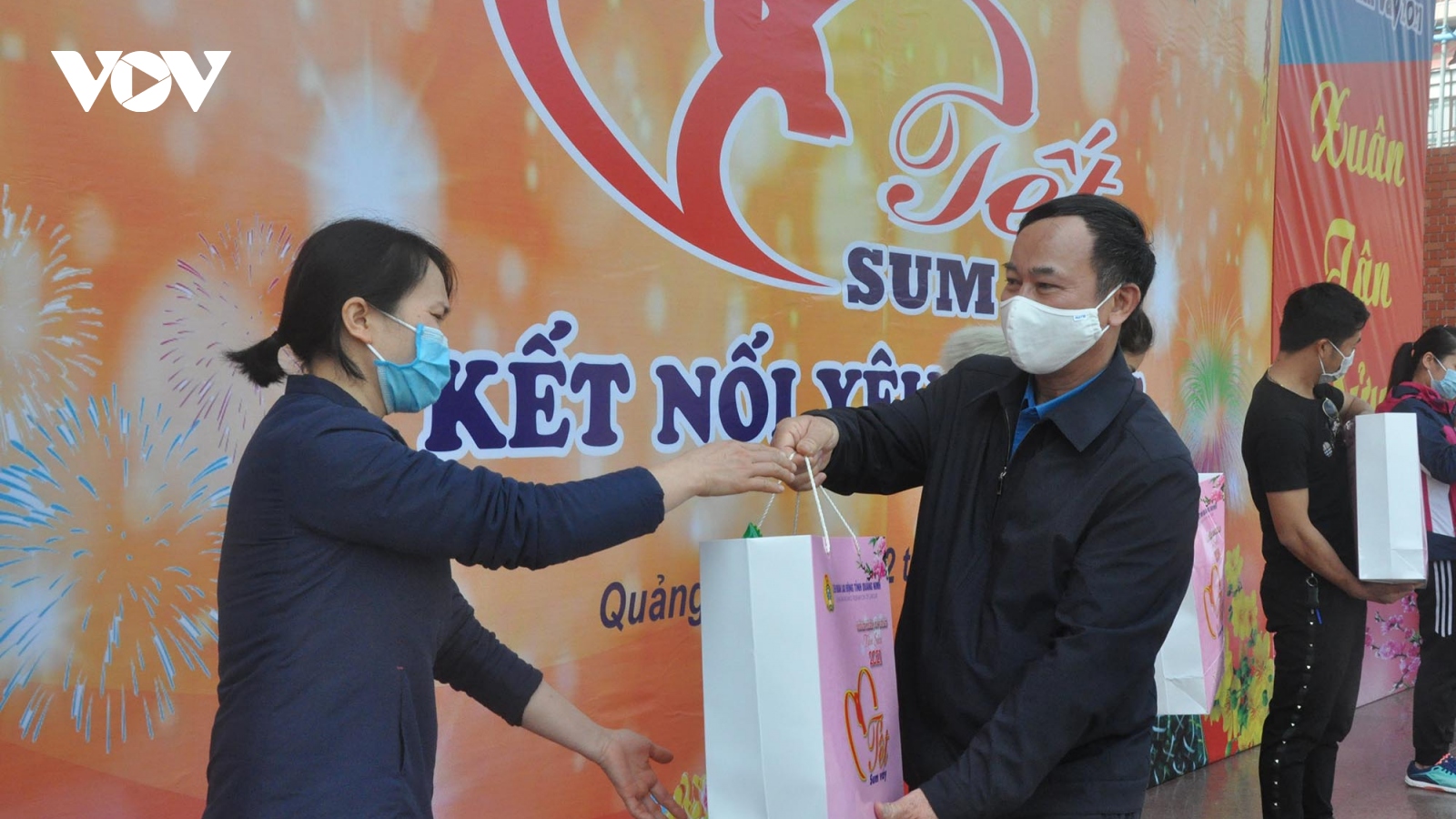 Quảng Ninh: Chăm lo tết cho gần 1 vạn công nhân xa quê
