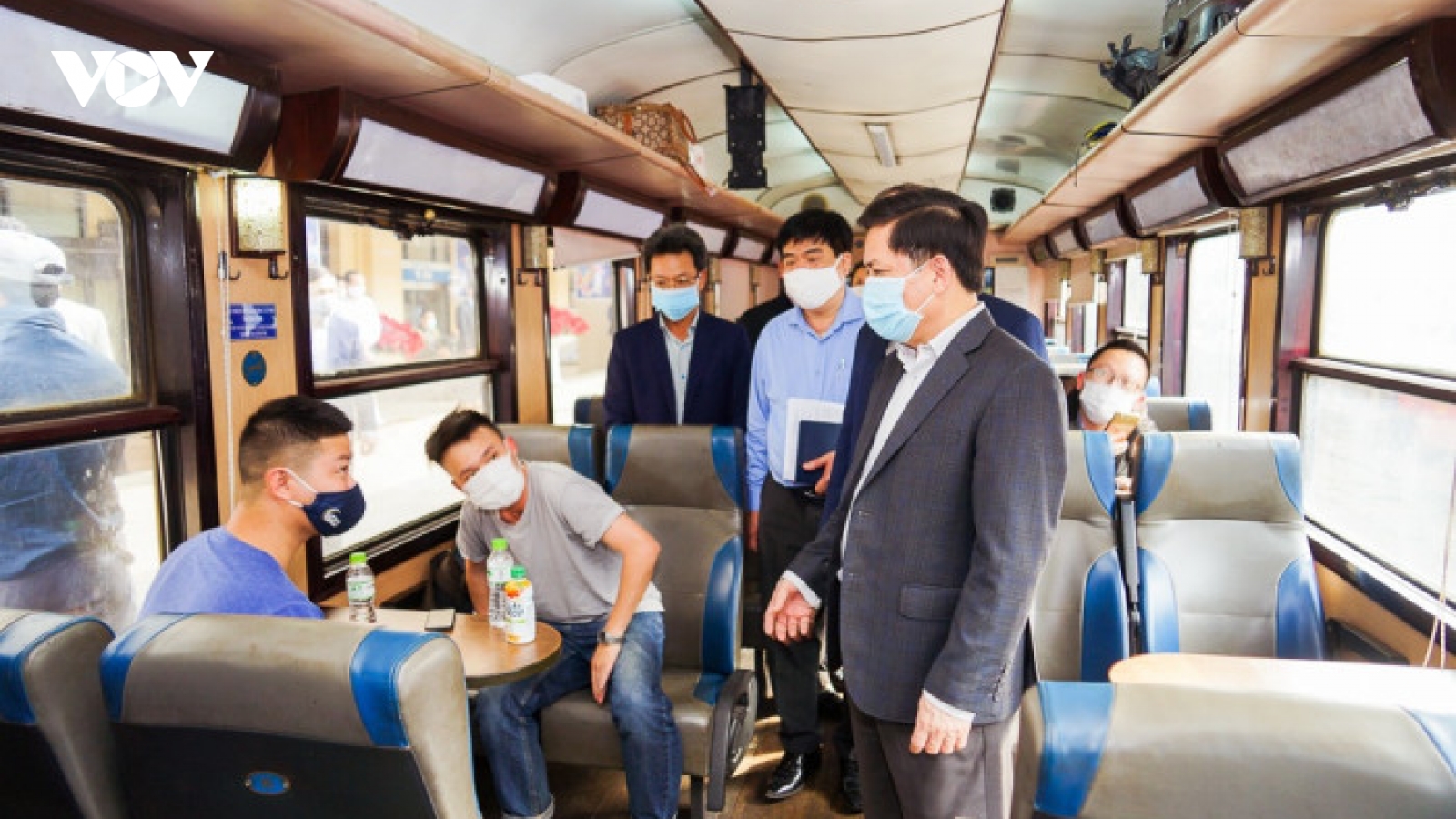 Bộ trưởng Nguyễn Văn Thể kiểm tra đột xuất bến xe Giáp Bát, ga Hà Nội
