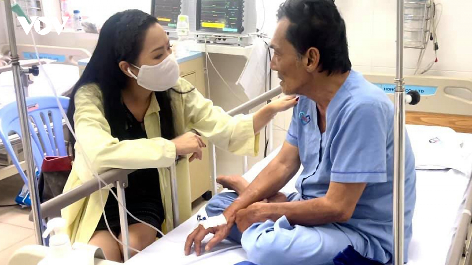 Nghệ sĩ Việt kêu gọi hỗ trợ diễn viên Thương Tín bị đột quỵ