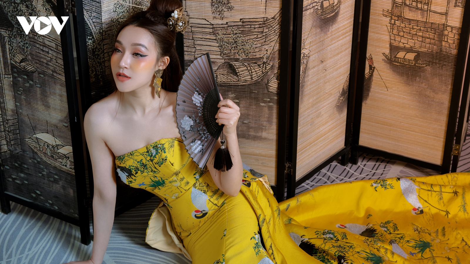 Sao Mai Thu Thủy hóa “nàng xuân” chào đón Tết Tân Sửu 2021
