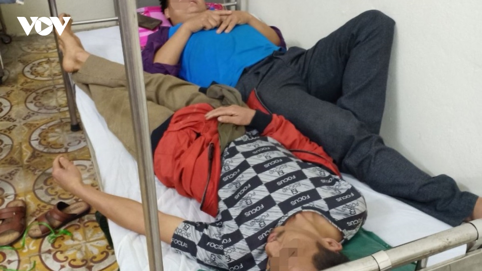 Hơn 80 người có dấu hiệu ngộ độc sau khi dự đám cưới ở Bắc Kạn