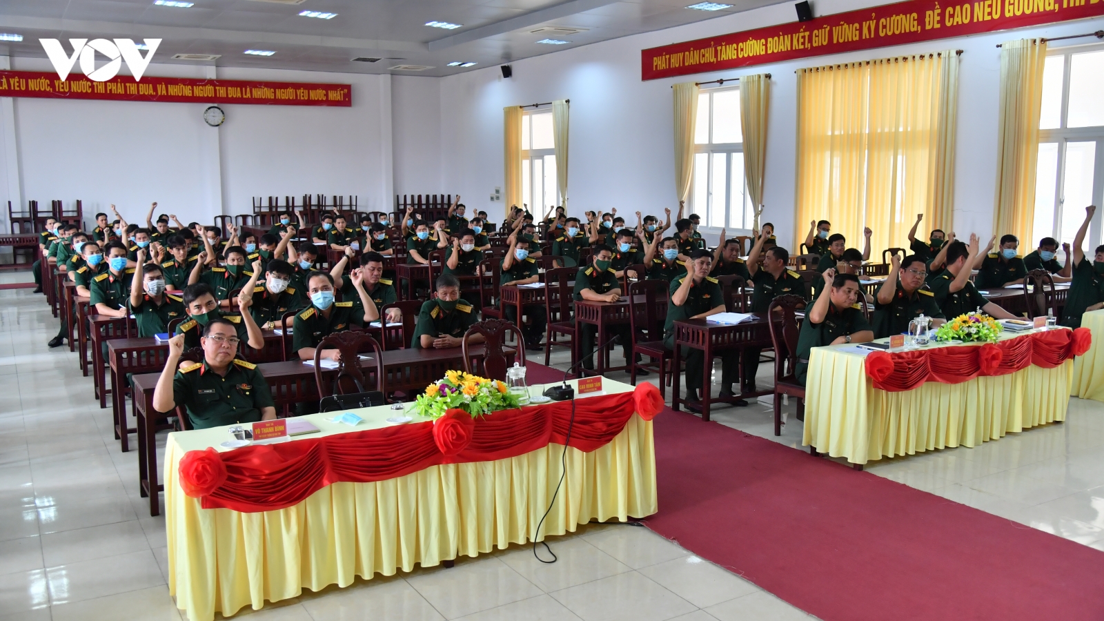 Bộ Chỉ huy quân sự tỉnh Kiên Giang giới thiệu 2 cán bộ ứng cử đại biểu HĐND