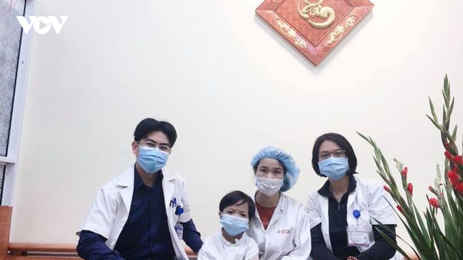 Bệnh nhi ghép tim nhỏ tuổi nhất Việt Nam xuất viện