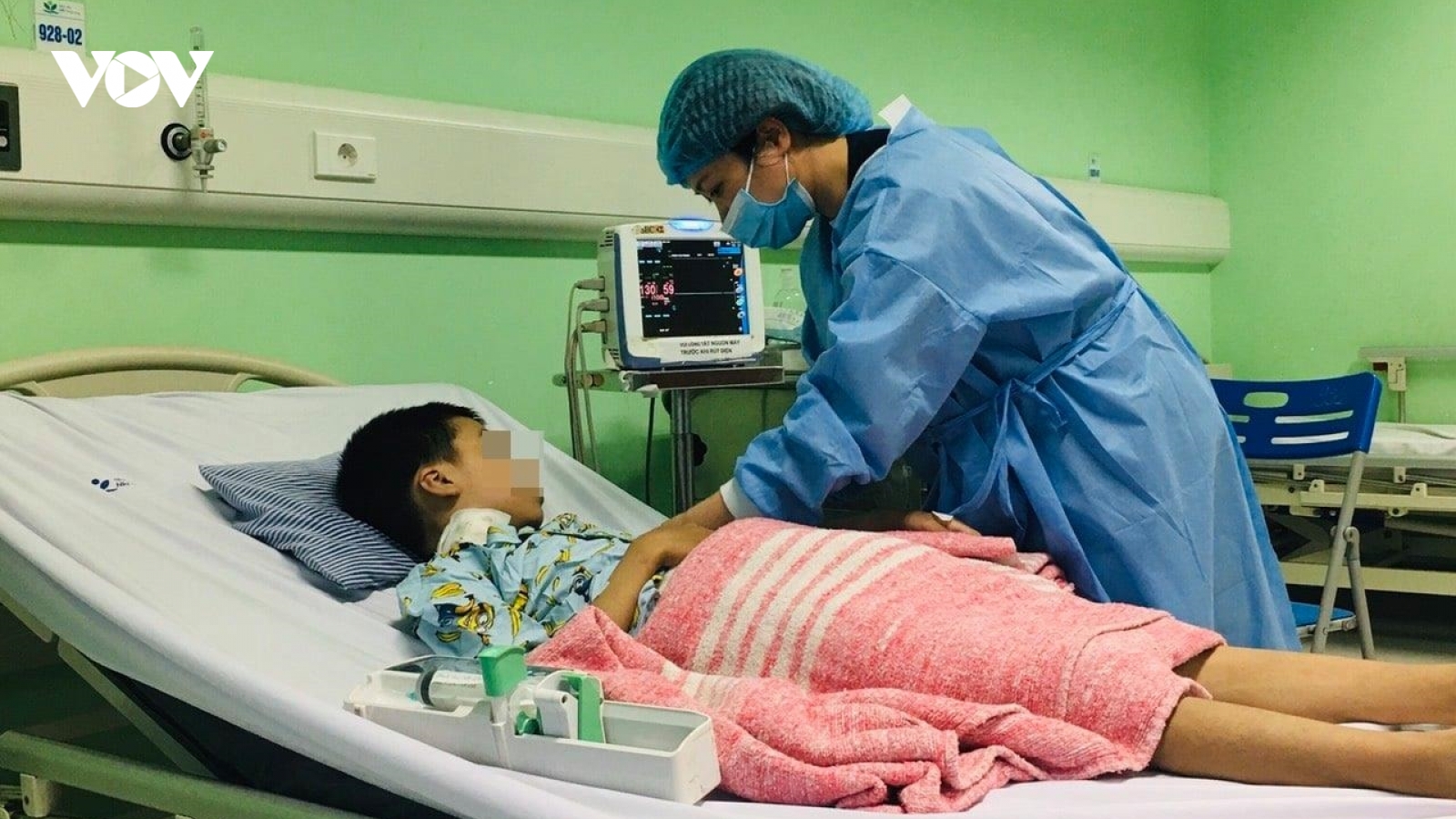 Ghép thận thành công cho trẻ suy thận giai đoạn cuối vì đột biến gene