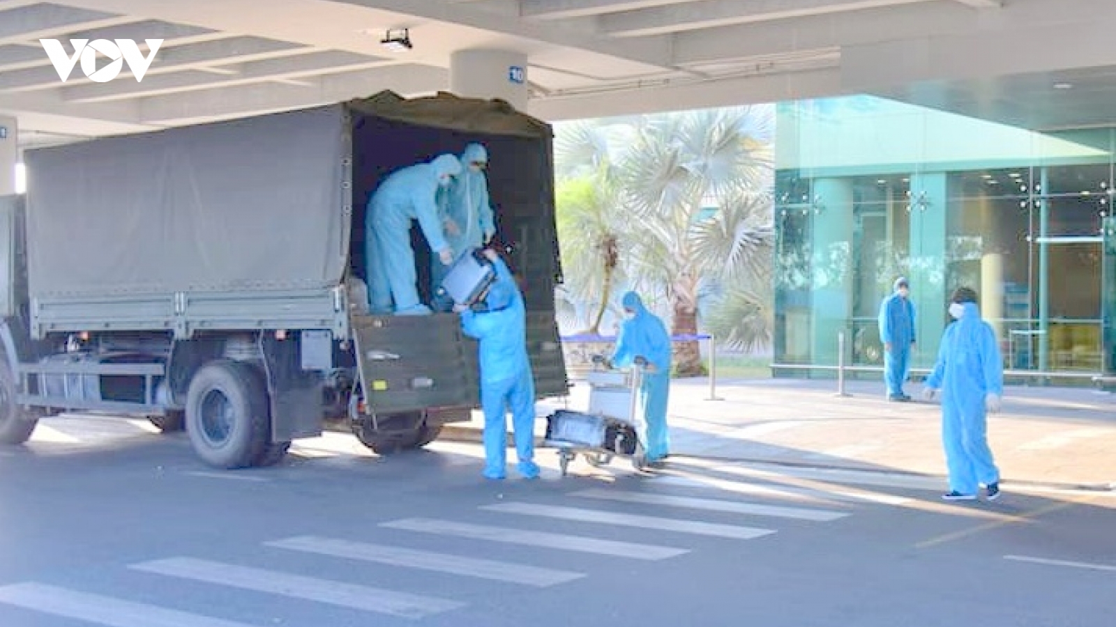 240 công dân Việt Nam về nước cách ly tại Trà Vinh và Hậu Giang