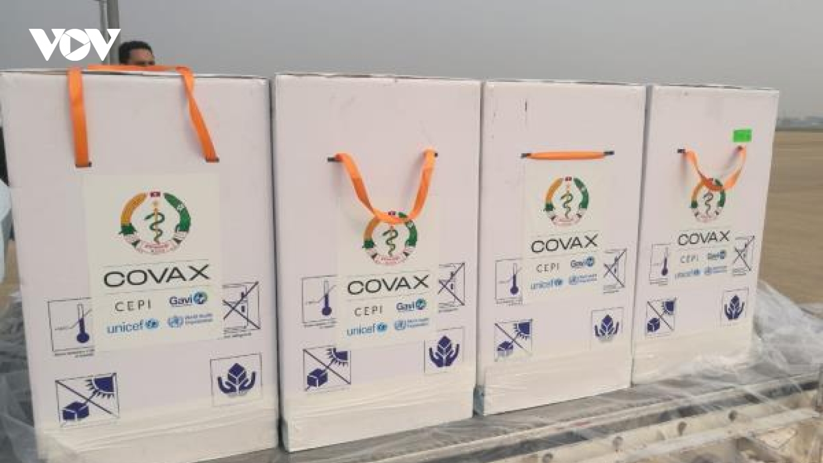 Lào tiếp tục nhận thêm hỗ trợ vaccine Covid-19