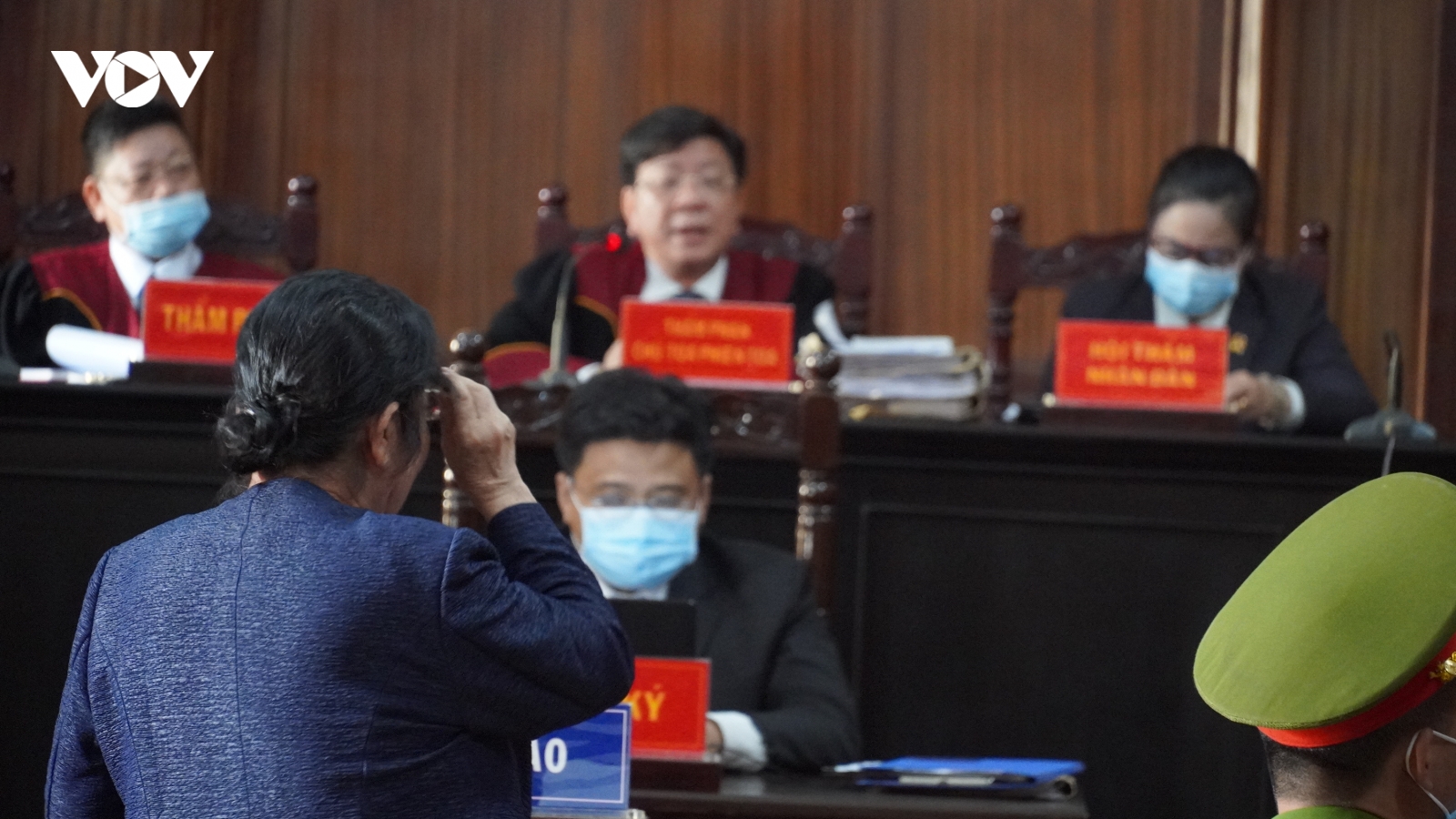 Nữ “đại gia” Dương Thị Bạch Diệp khóc nói “Tôi không lừa ai”