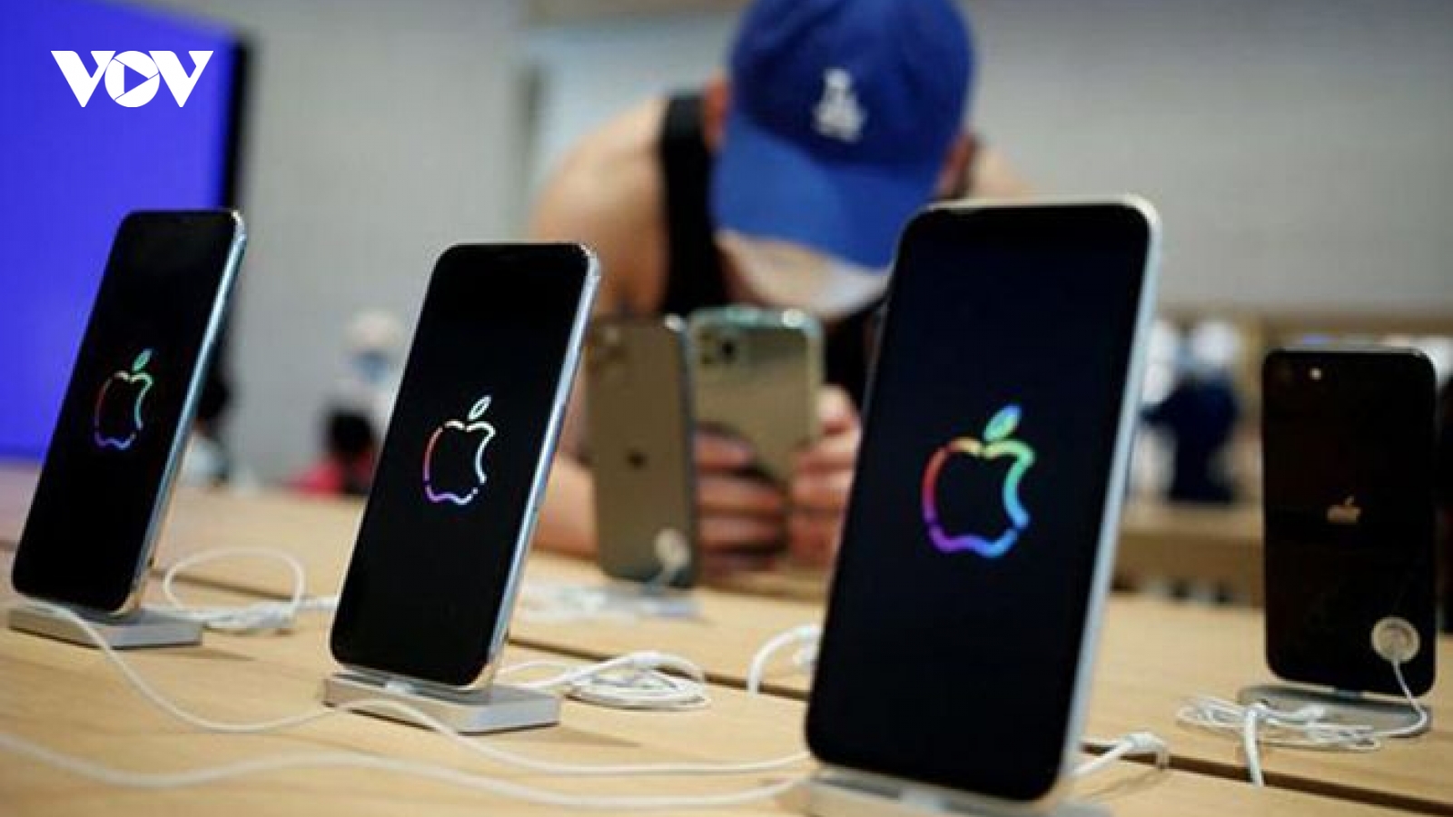 Apple lập nhóm chống phụ kiện nhái