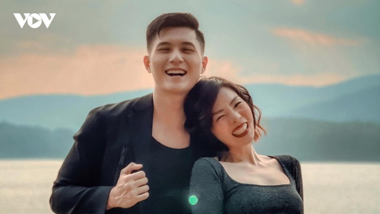 Chuyện showbiz: Ca sĩ Lệ Quyên tổ chức sinh nhật cho tình trẻ Lâm Bảo Châu