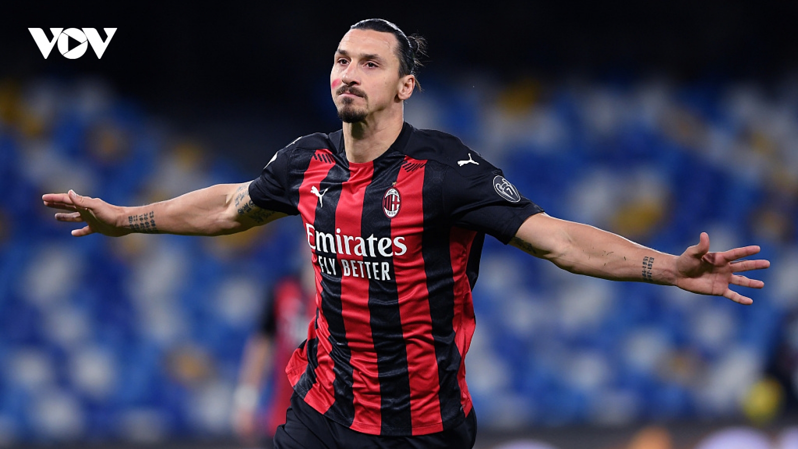 Ibrahimovic lỡ cuộc đối đầu với MU vì chấn thương