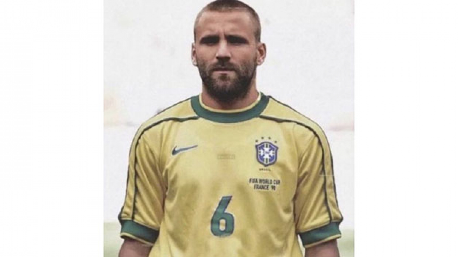 Biếm họa 24h: Luke Shaw "hóa" Roberto Carlos