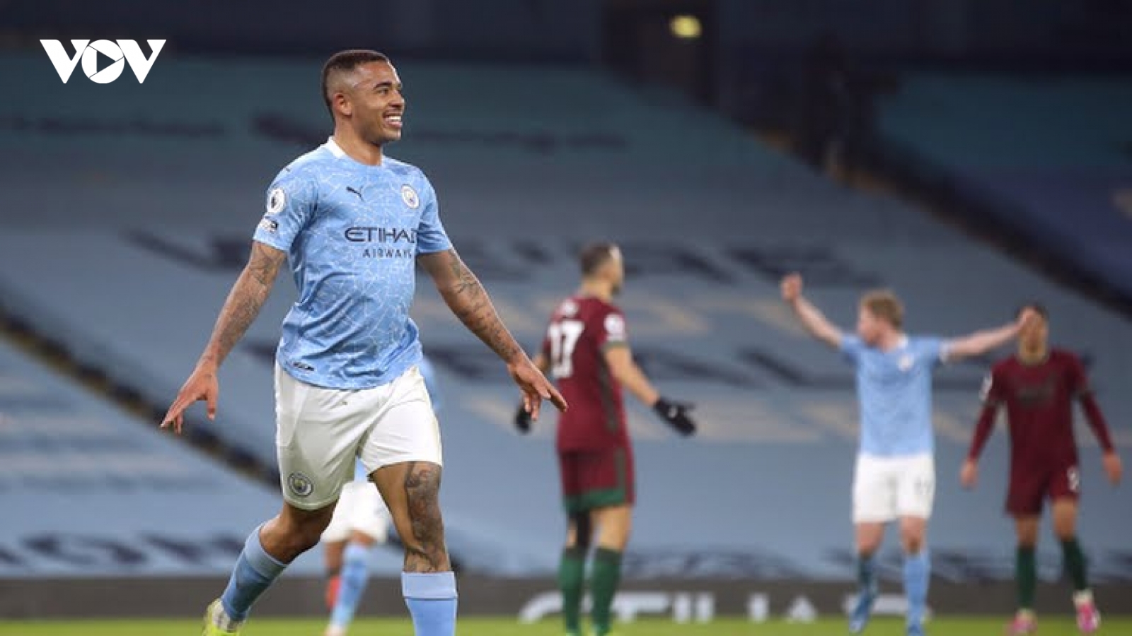 Bảng xếp hạng Ngoại hạng Anh mới nhất: Man City hơn MU 15 điểm