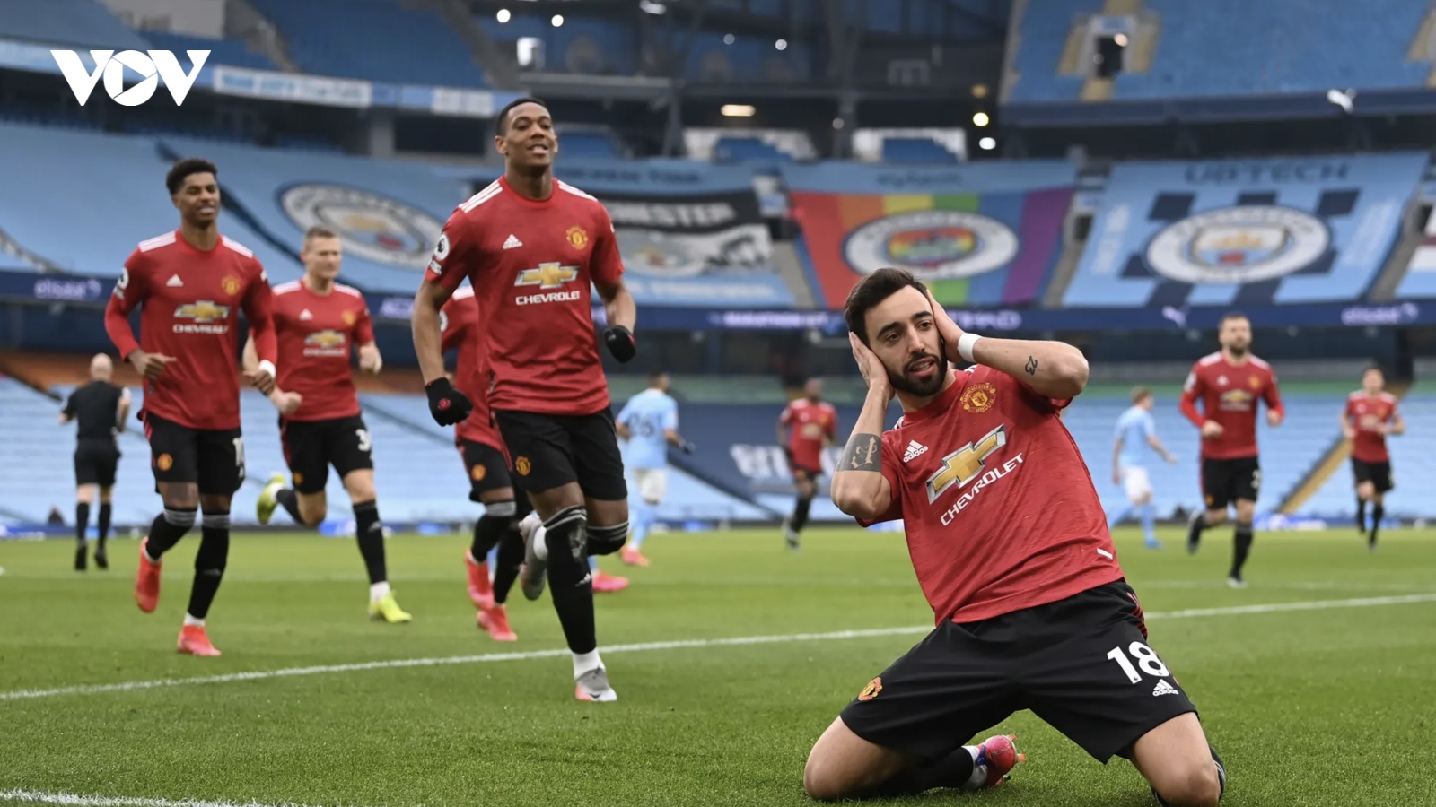 "Kéo sập" thành trì Etihad, MU chấm dứt chuỗi 21 trận toàn thắng của Man City