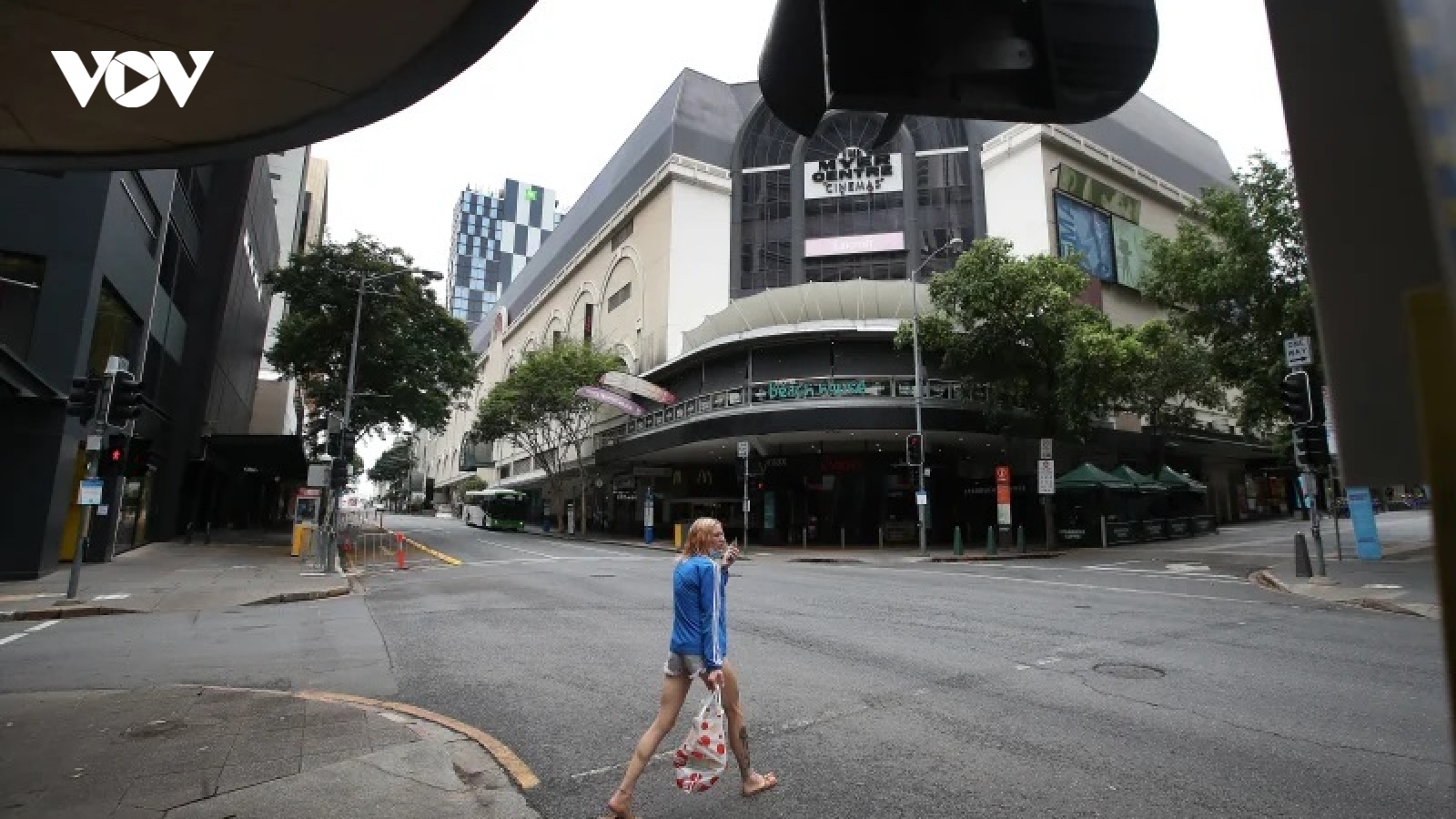 Phong tỏa thành phố lớn thứ ba Australia vì Covid-19