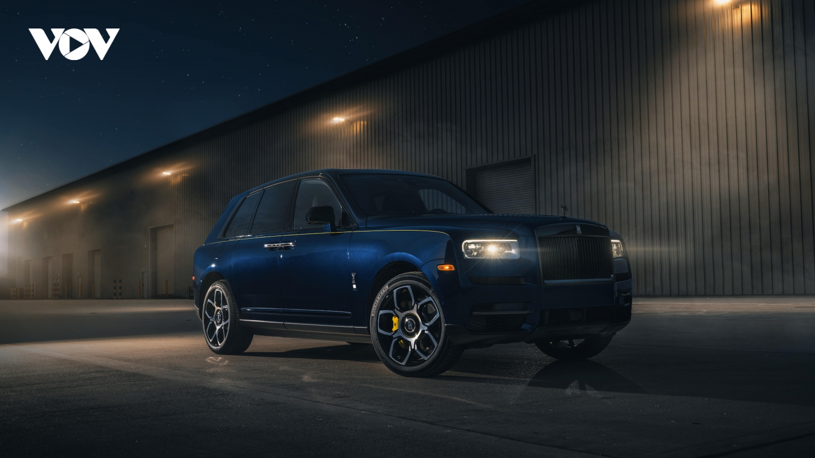 Ngắm Rolls-Royce Cullinan bản cá nhân hóa với màu sơn Pikes Peak Blue