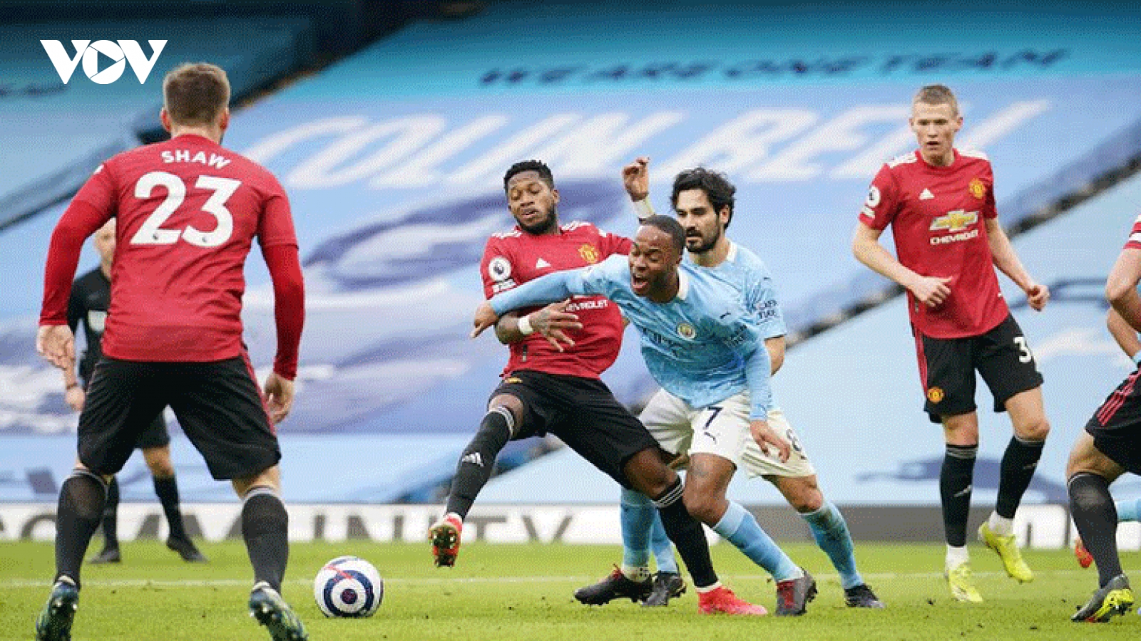 Sau vòng 27 Ngoại hạng Anh: MU “nhuộm đỏ” thành Manchester