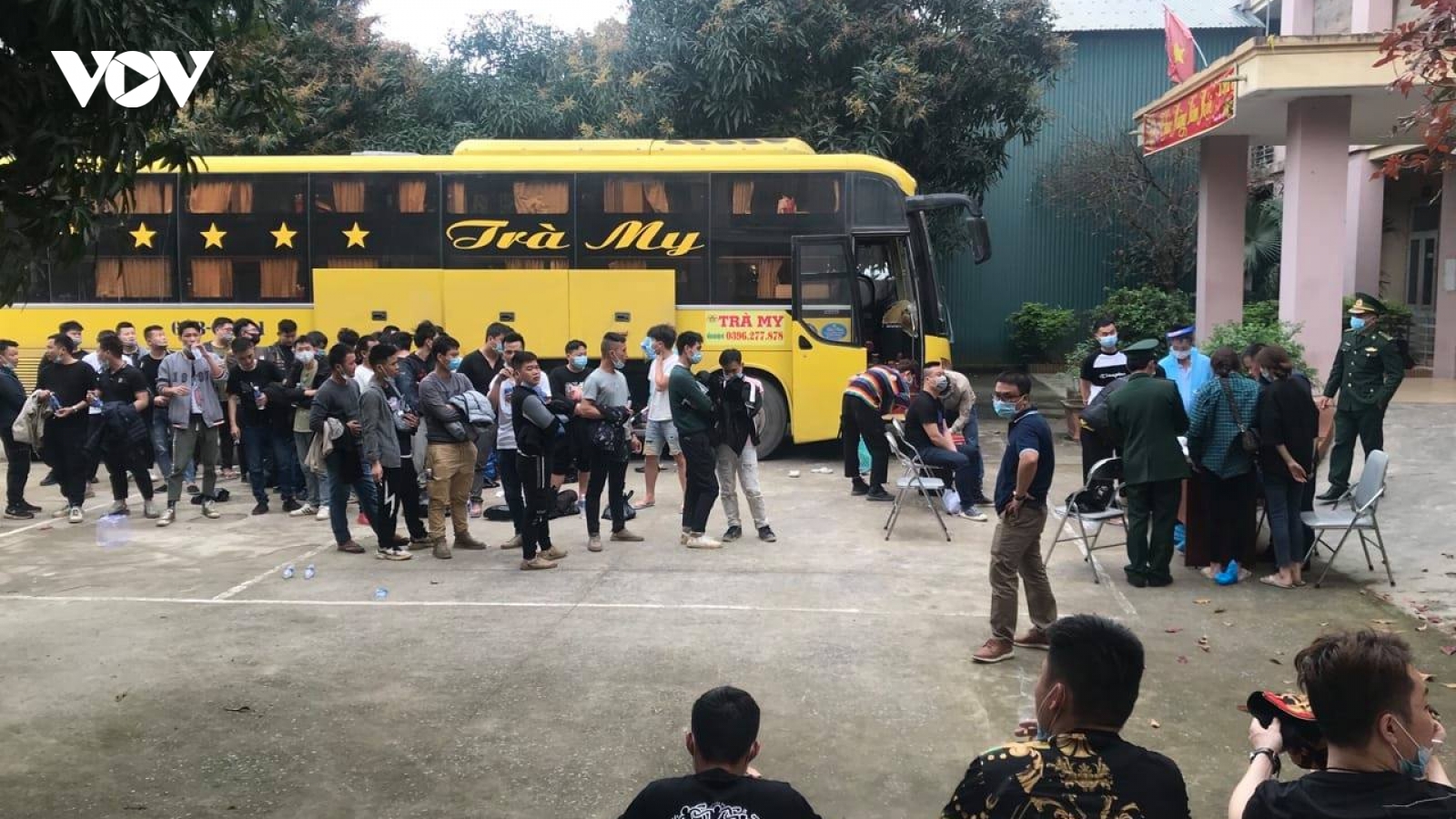 Tạm giữ hình sự chủ xe và tài xế xe khách chở 53 người Trung Quốc nhập cảnh trái phép